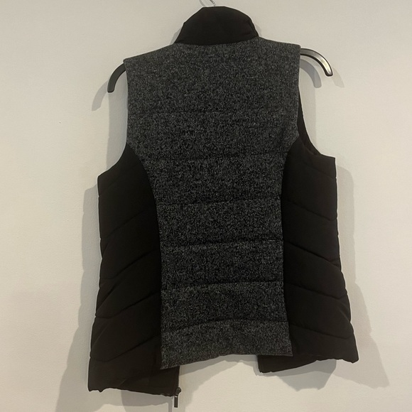 Black puffer vest - Picture 2 of 2